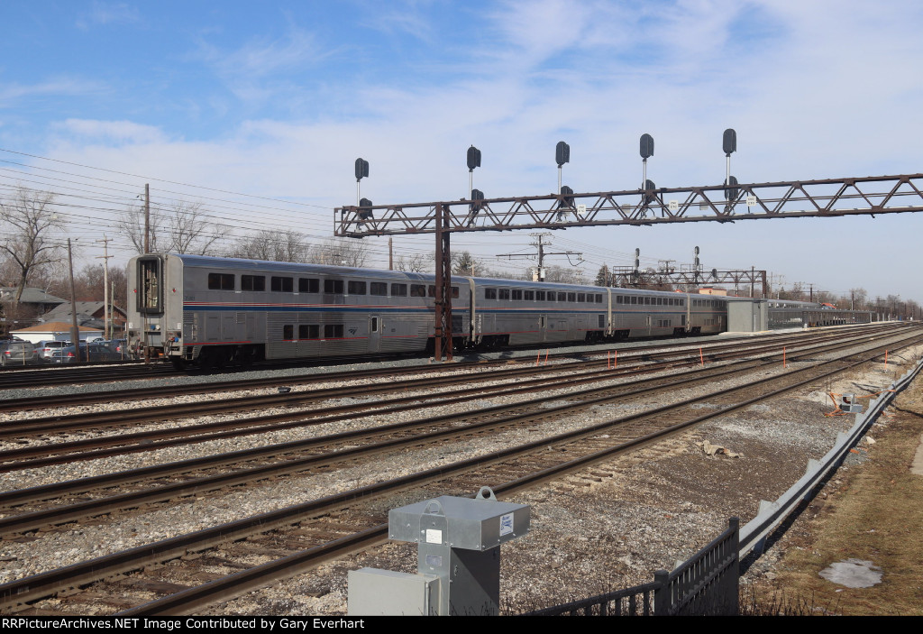 Northbound Amtrak Saluki Arrives